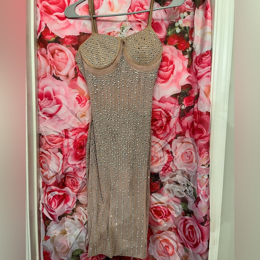 NEVER WORN
